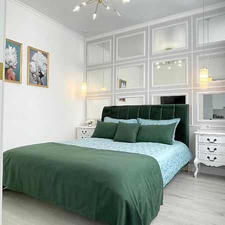 Luxury Emerald Apartments Irpin Exterior photo