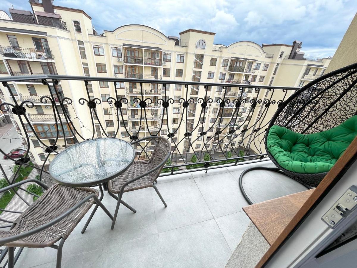 Luxury Emerald Apartments Irpin Exterior photo